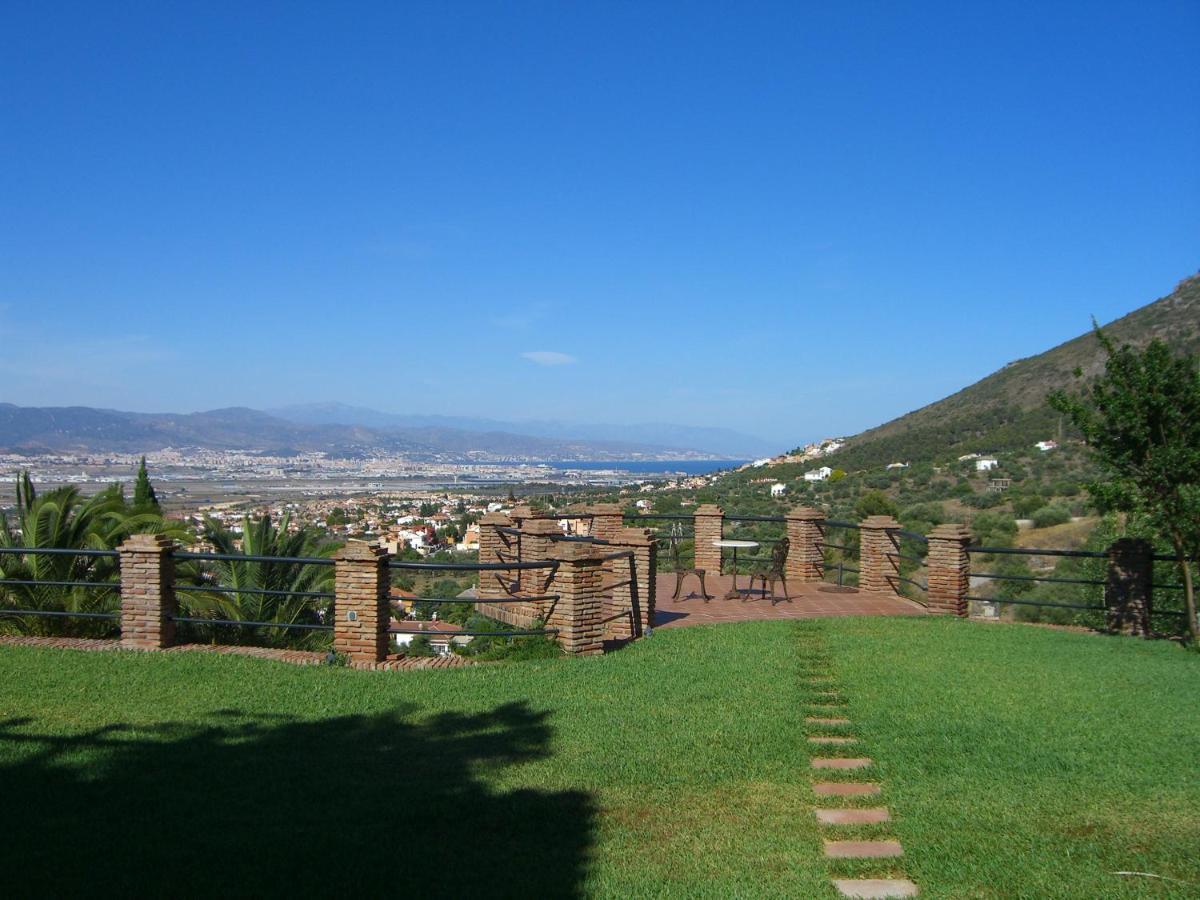 Villa Saguaro Malaga 알하우린데라토레 외부 사진